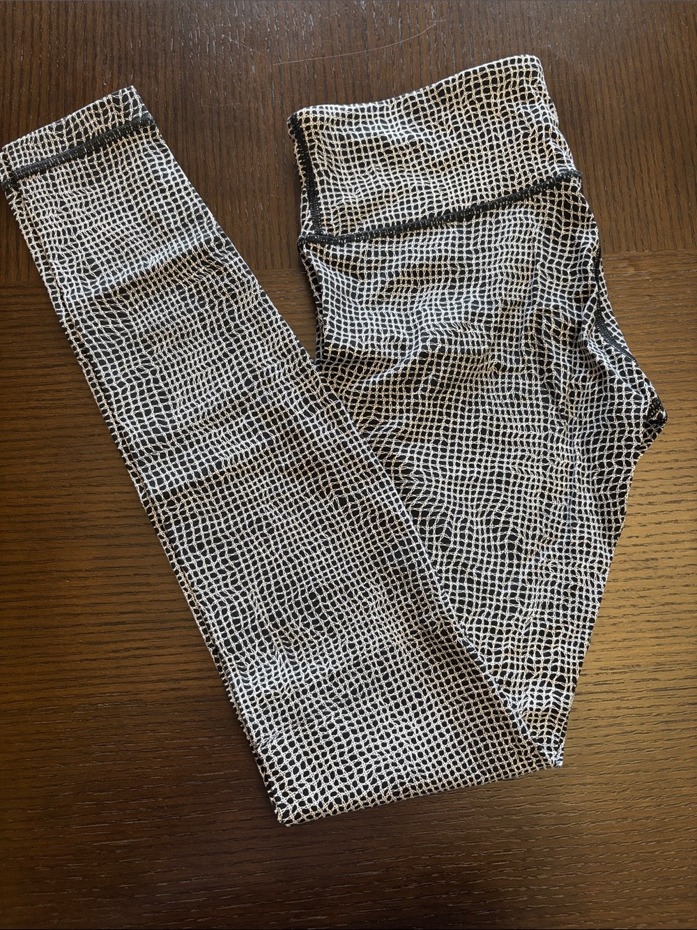 Lululemon Black & White Grid Jeggings